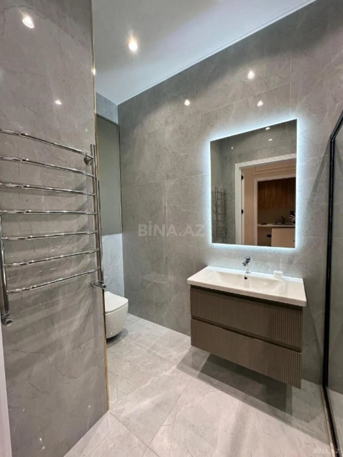 Satılır 2 otaqlı mənzil 74 m²