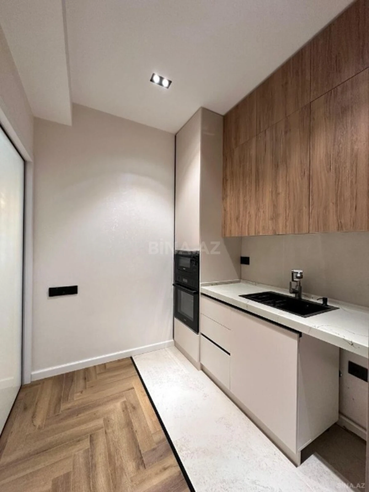 Satılır 2 otaqlı mənzil 74 m²
