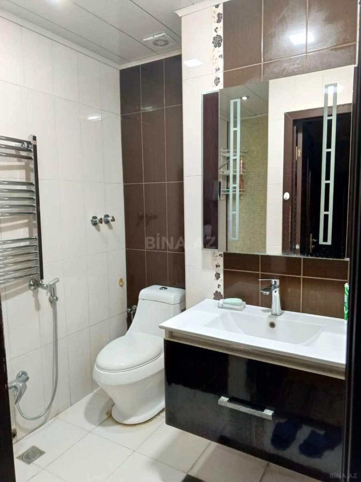 Satılır 3 otaqlı mənzil 105 m²