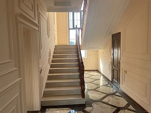 Satılır 7 otaqlı həyət evi 260 m²