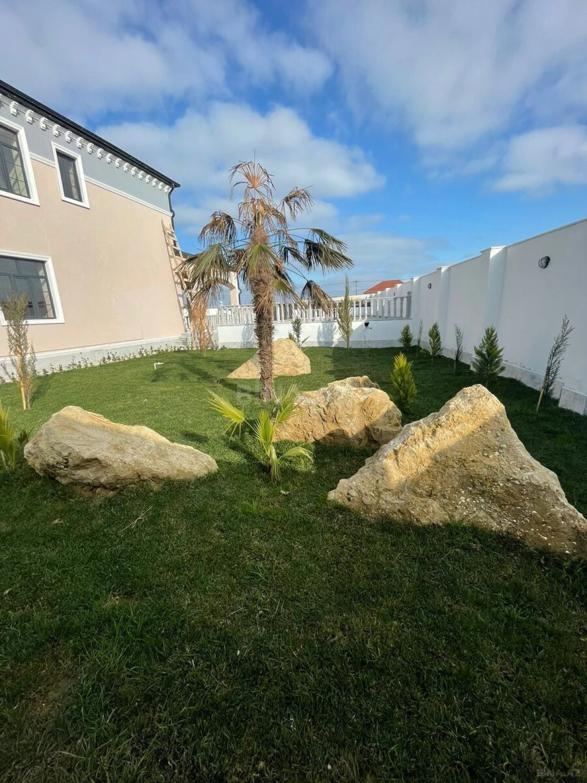 Satılır 7 otaqlı həyət evi 260 m²