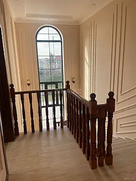 Satılır 7 otaqlı həyət evi 260 m²
