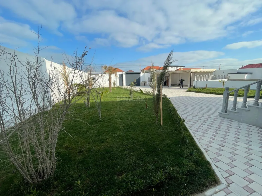 Satılır 7 otaqlı həyət evi 260 m²