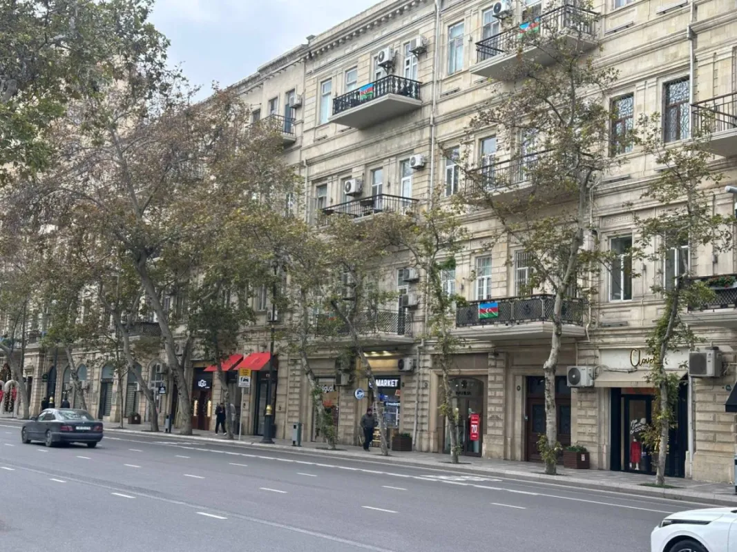 Satılır 3 otaqlı mənzil 77 m²