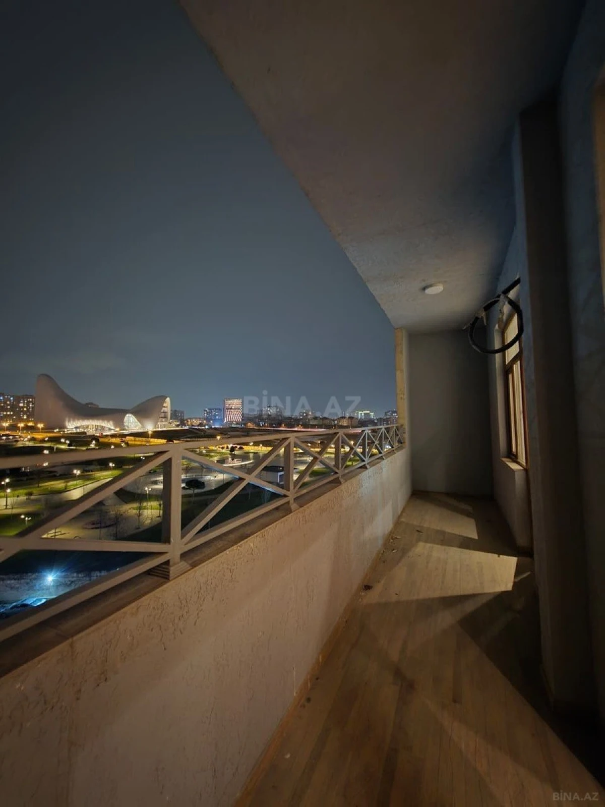 Satılır 3 otaqlı mənzil 155 m²