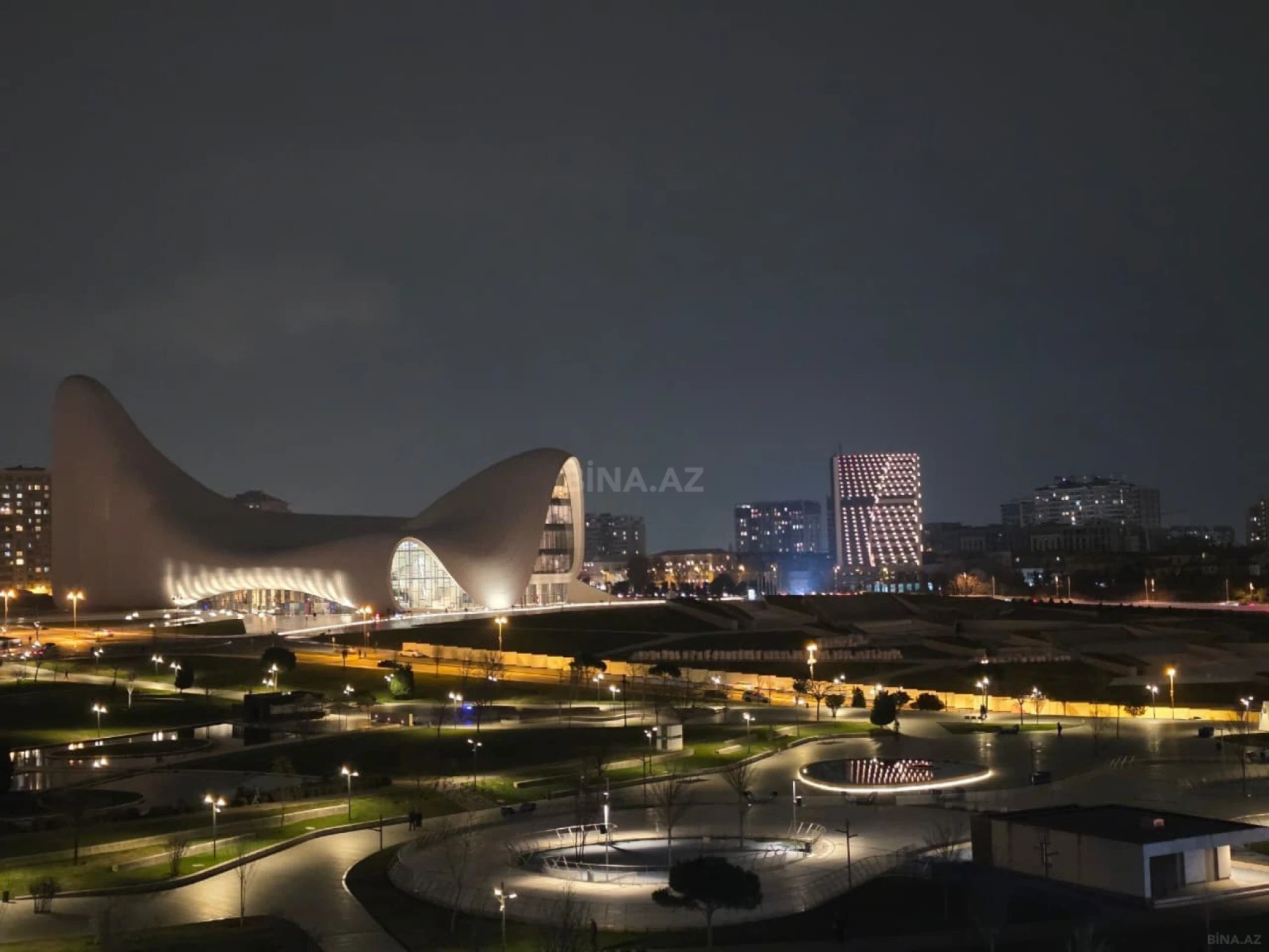 Satılır 3 otaqlı mənzil 155 m²