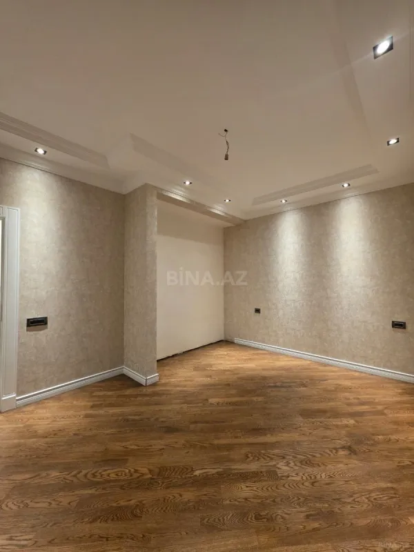 Satılır 3 otaqlı mənzil 155 m²