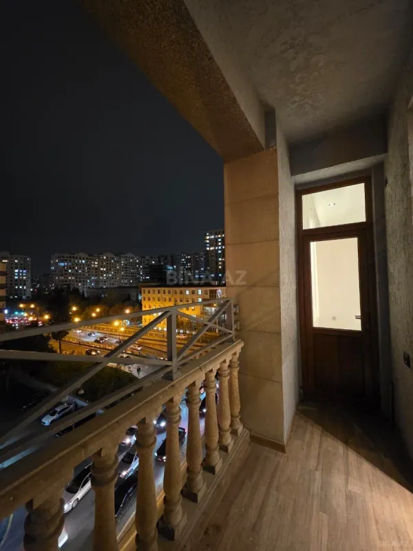 Satılır 3 otaqlı mənzil 155 m²