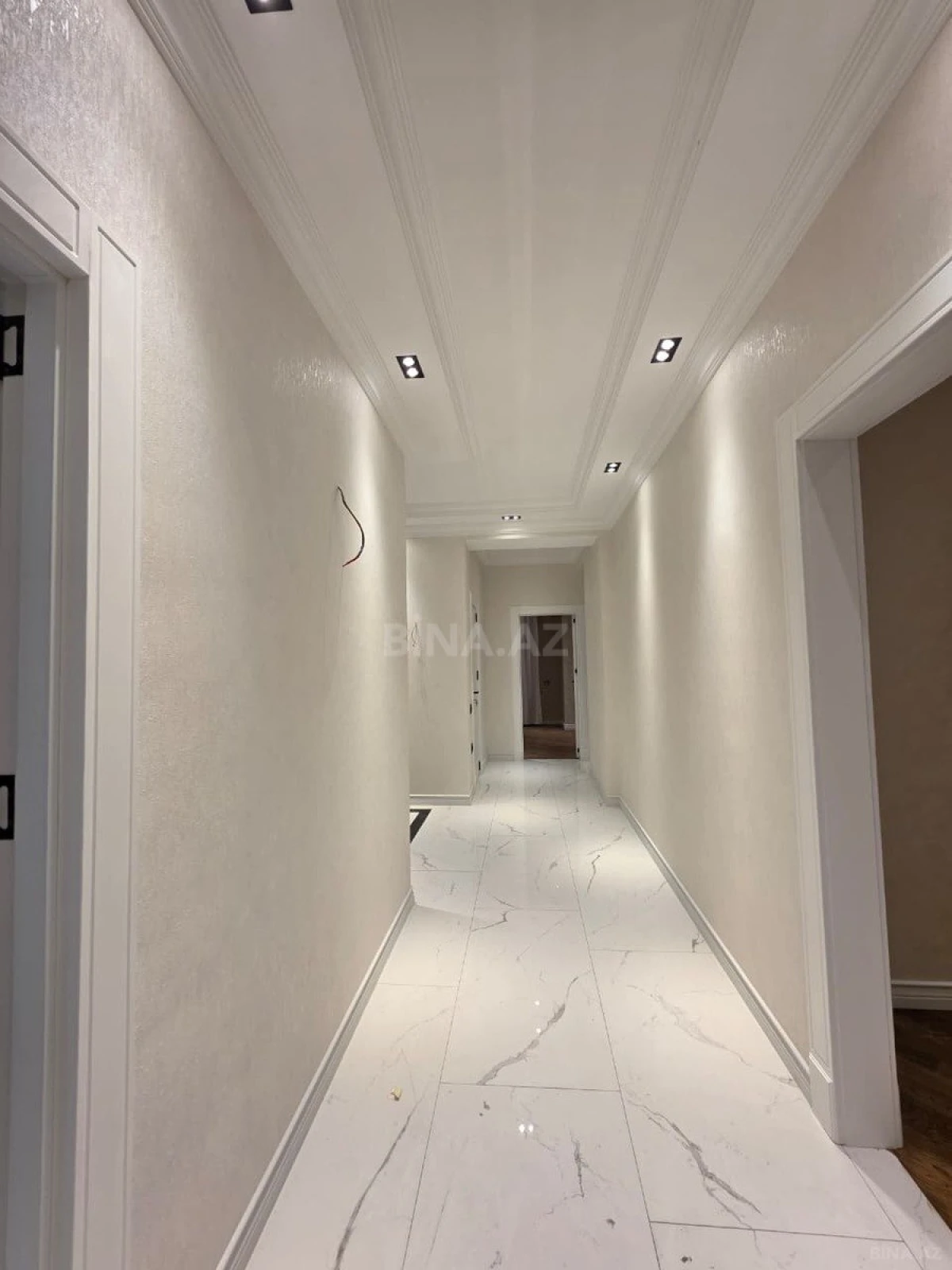 Satılır 3 otaqlı mənzil 155 m²