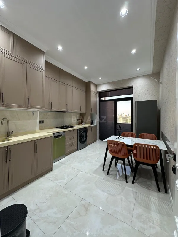 Satılır 3 otaqlı mənzil 95 m²