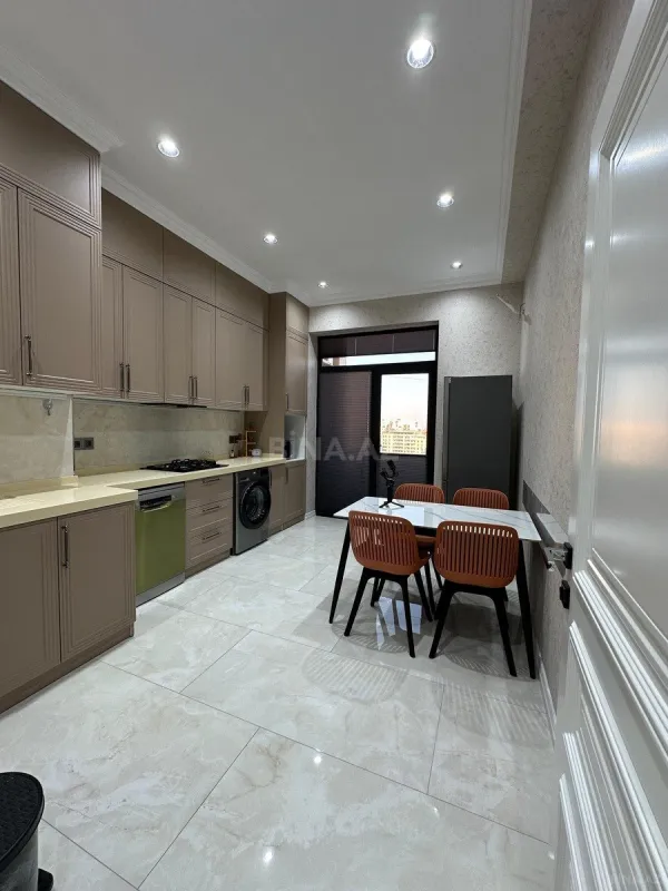 Satılır 3 otaqlı mənzil 95 m²