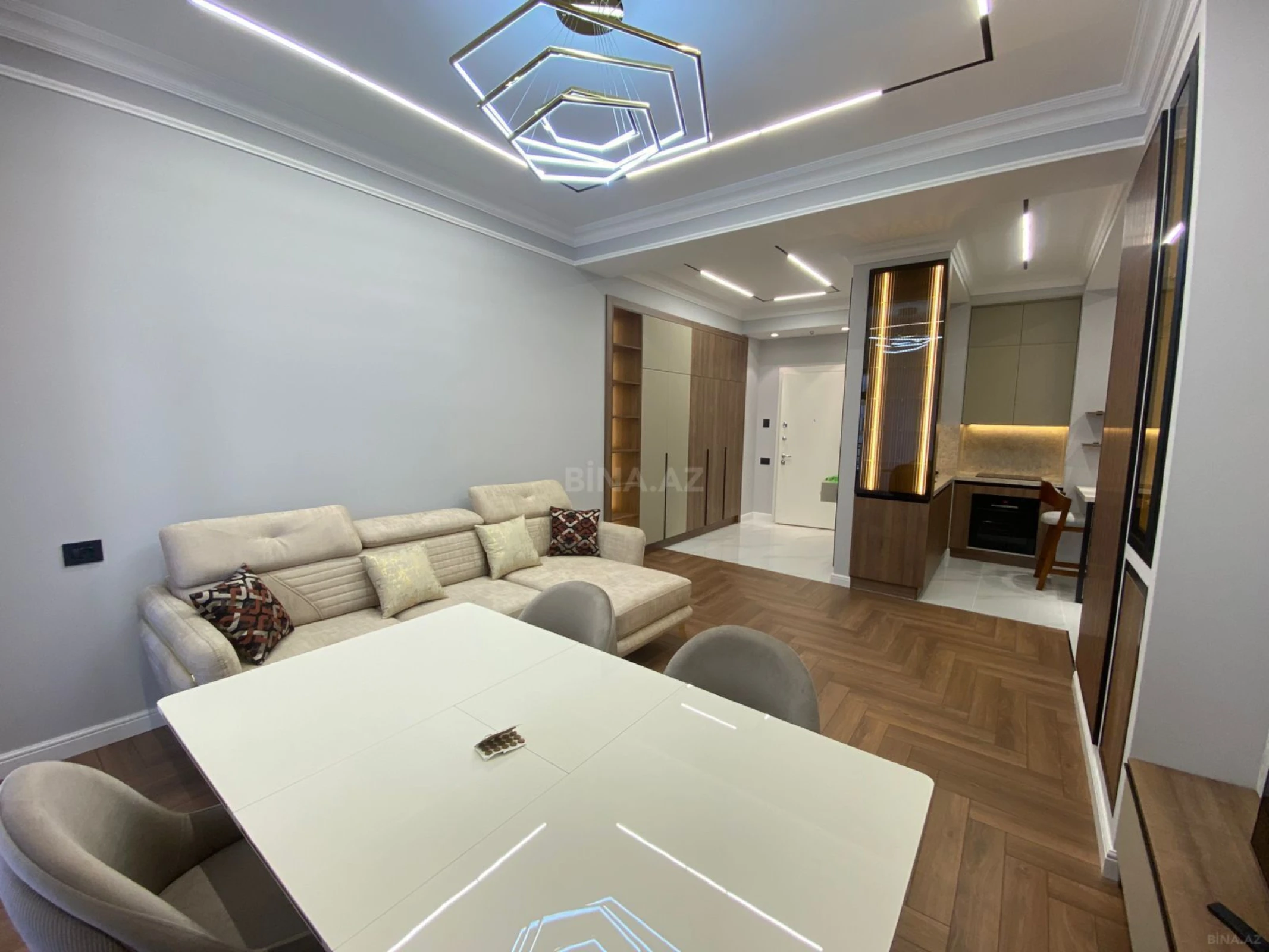 Kirayə verilir 2 otaqlı mənzil 65 m²