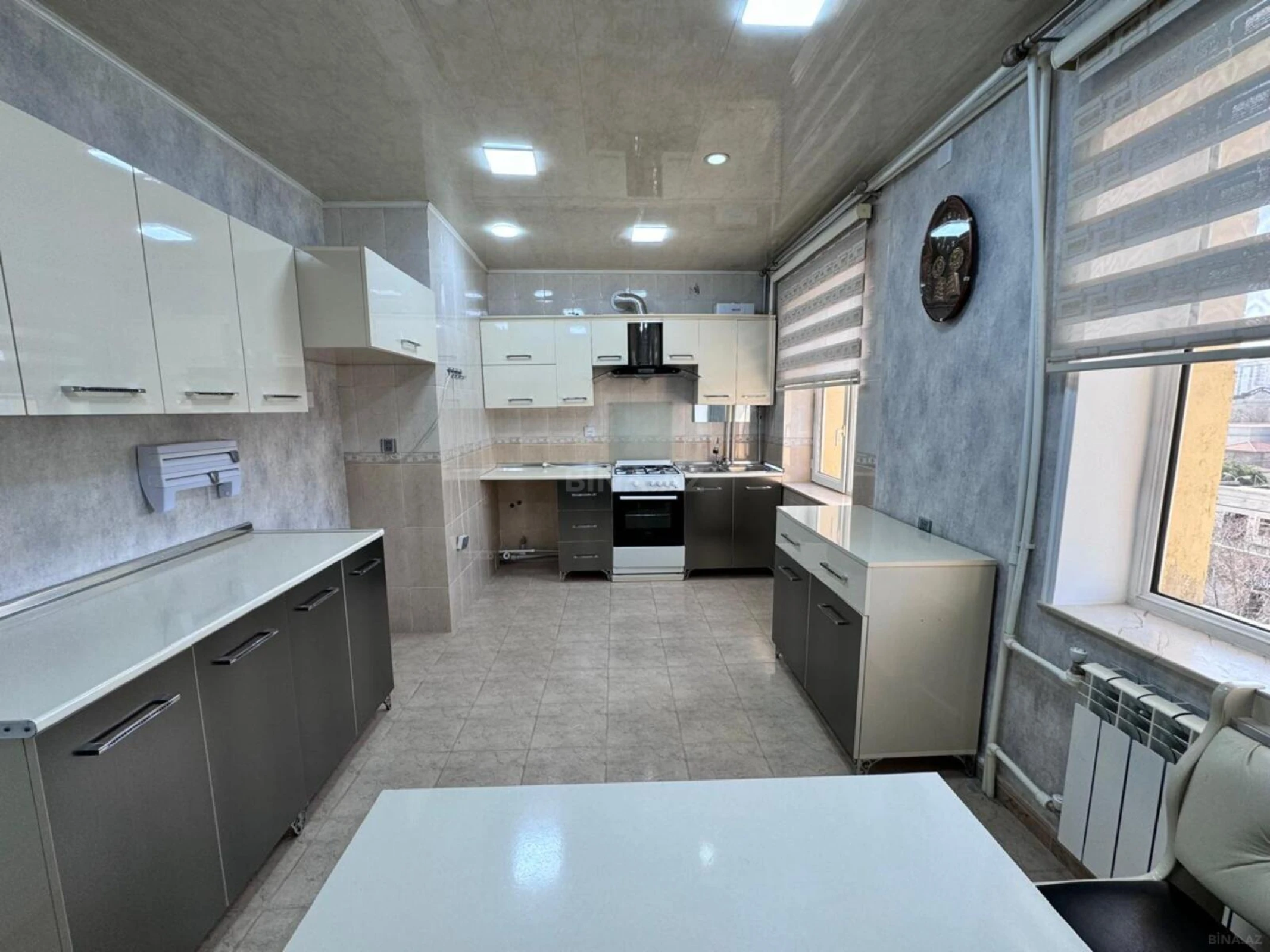 Satılır 4 otaqlı mənzil 90 m²