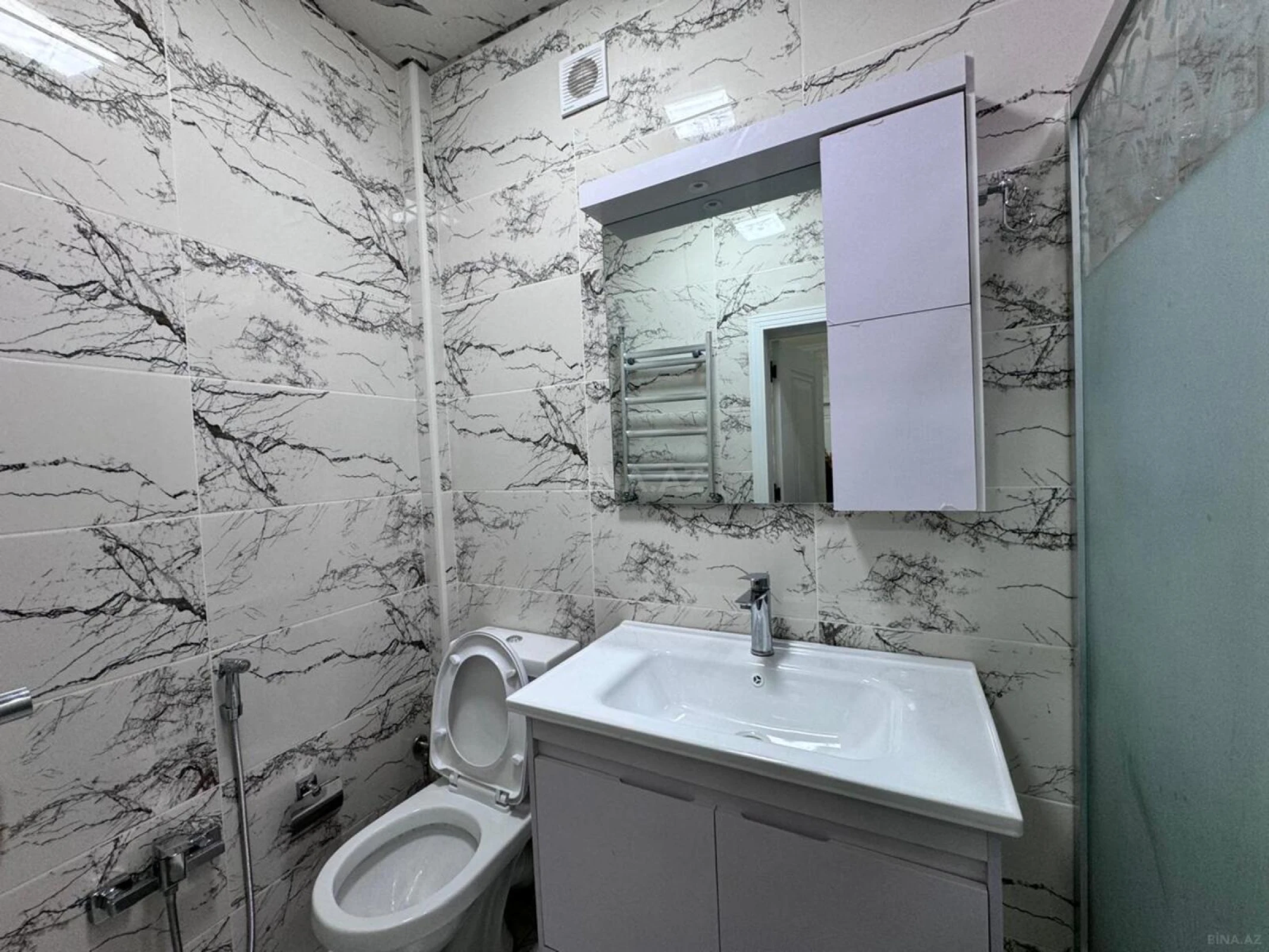 Satılır 4 otaqlı mənzil 90 m²