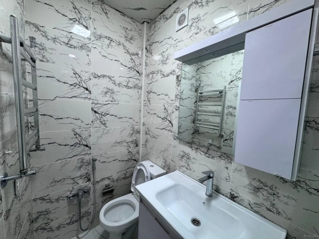 Satılır 4 otaqlı mənzil 90 m²