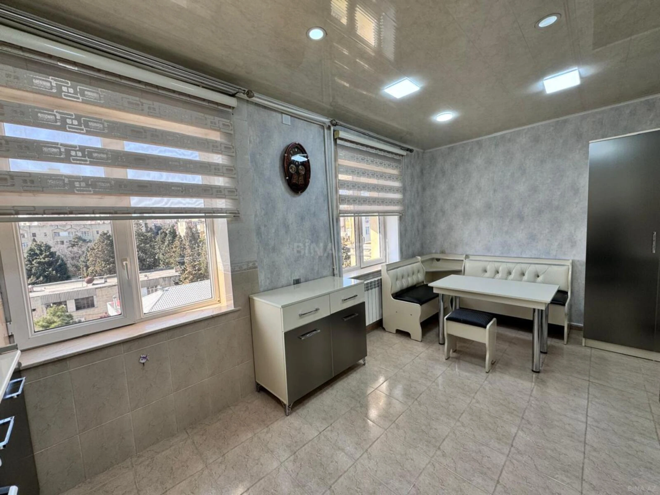 Satılır 4 otaqlı mənzil 90 m²