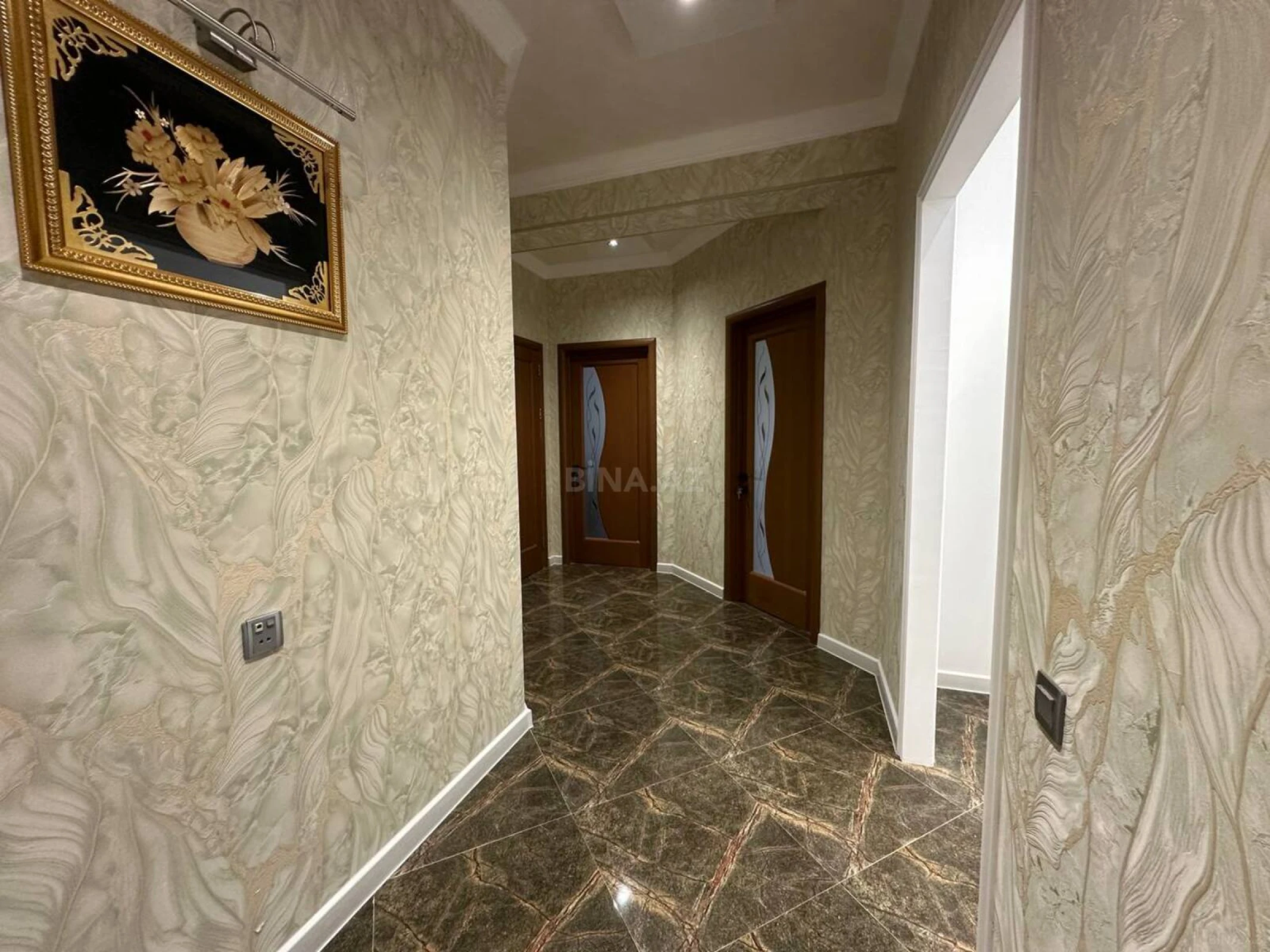 Satılır 2 otaqlı mənzil 68 m²