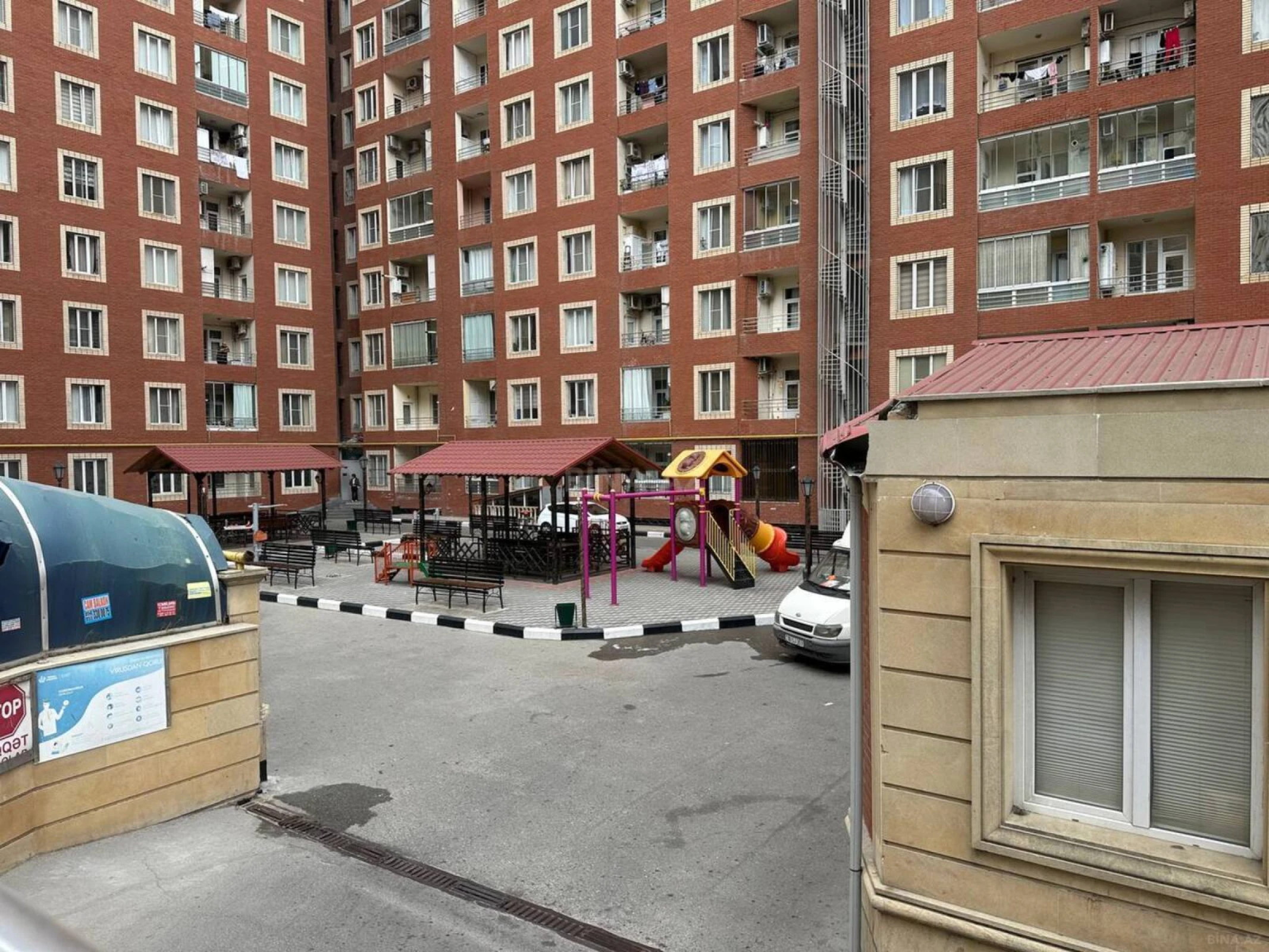 Satılır 2 otaqlı mənzil 68 m²
