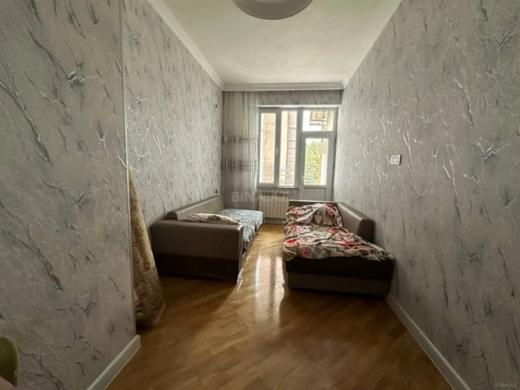 Satılır 2 otaqlı mənzil 68 m²