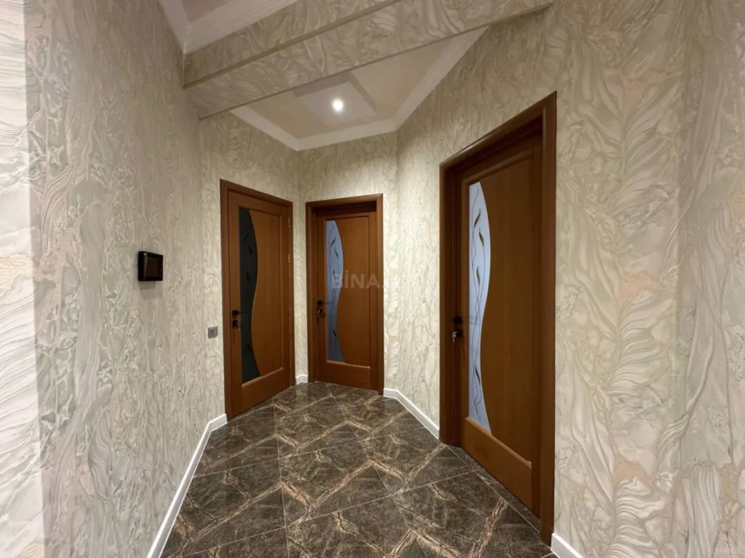 Satılır 2 otaqlı mənzil 68 m²