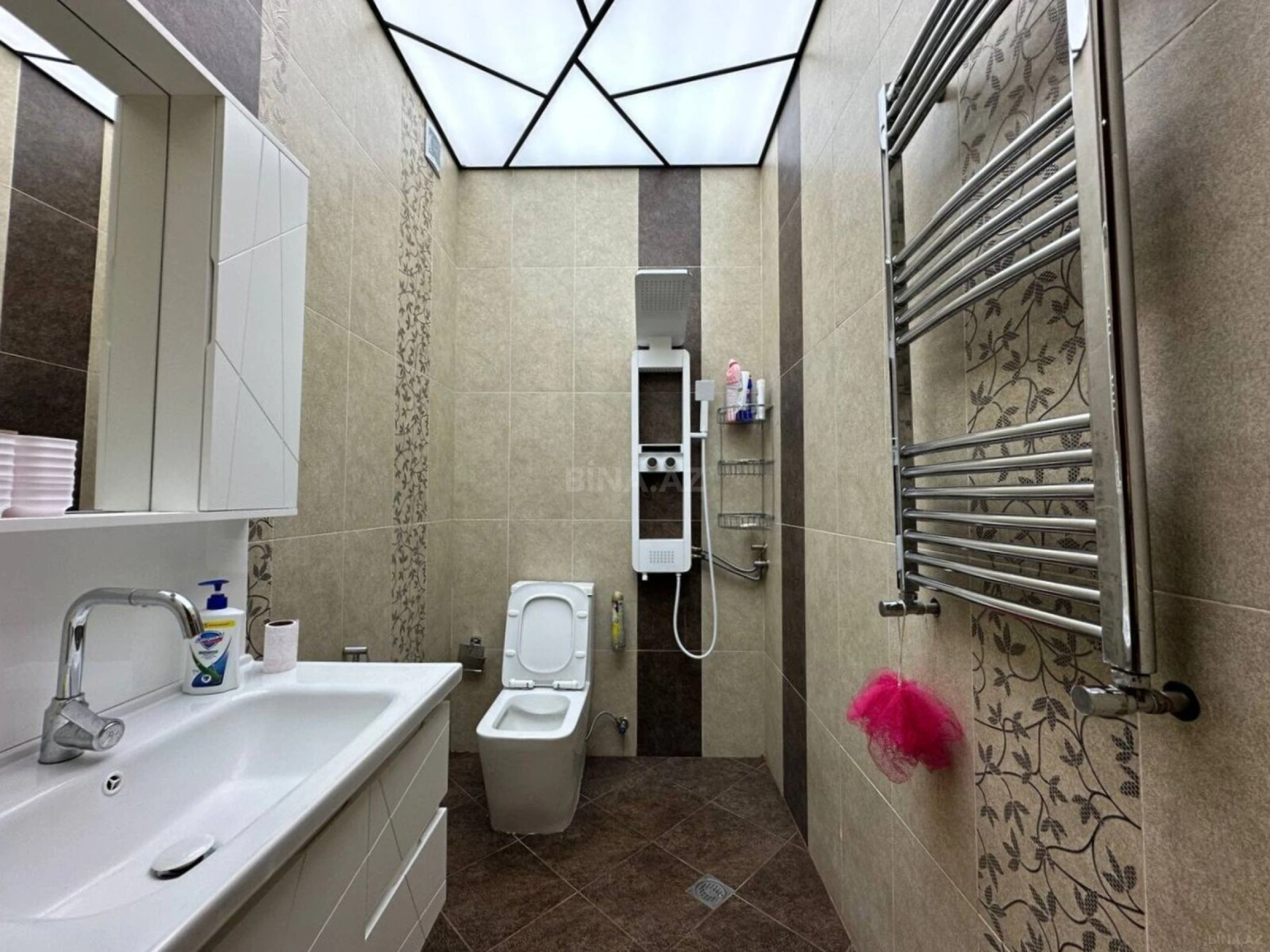 Satılır 2 otaqlı mənzil 68 m²