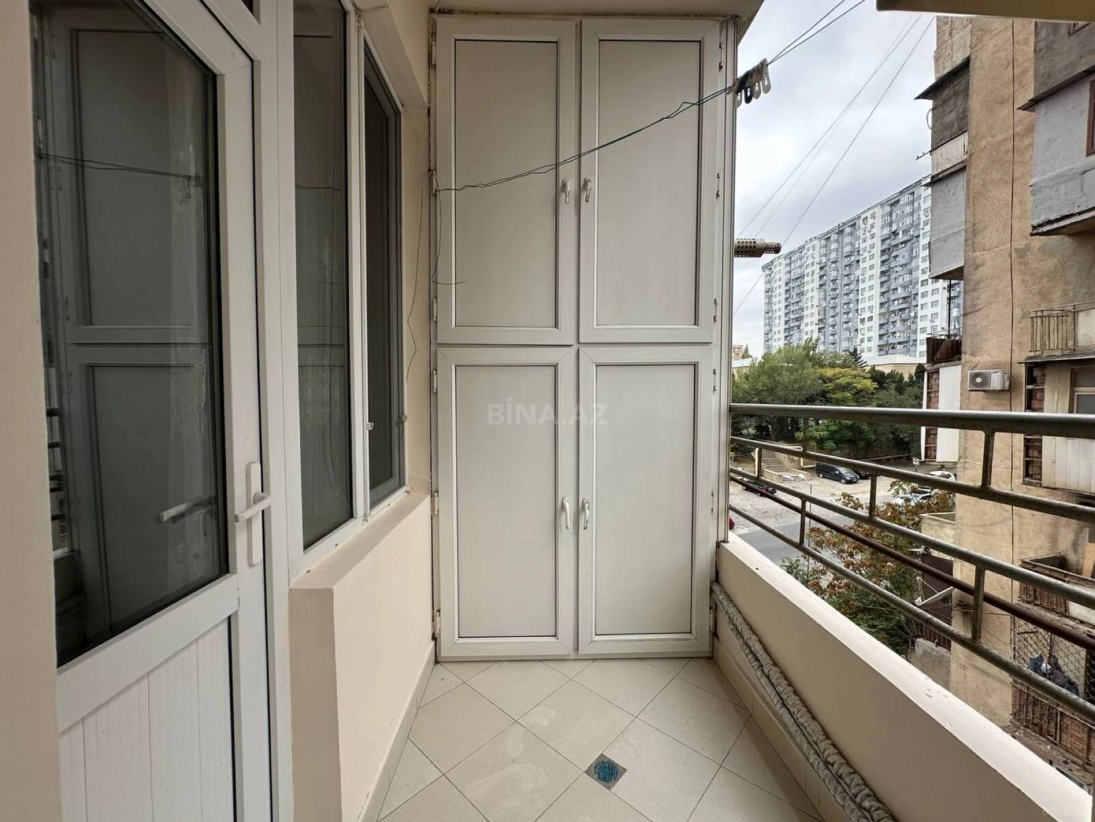 Satılır 2 otaqlı mənzil 68 m²