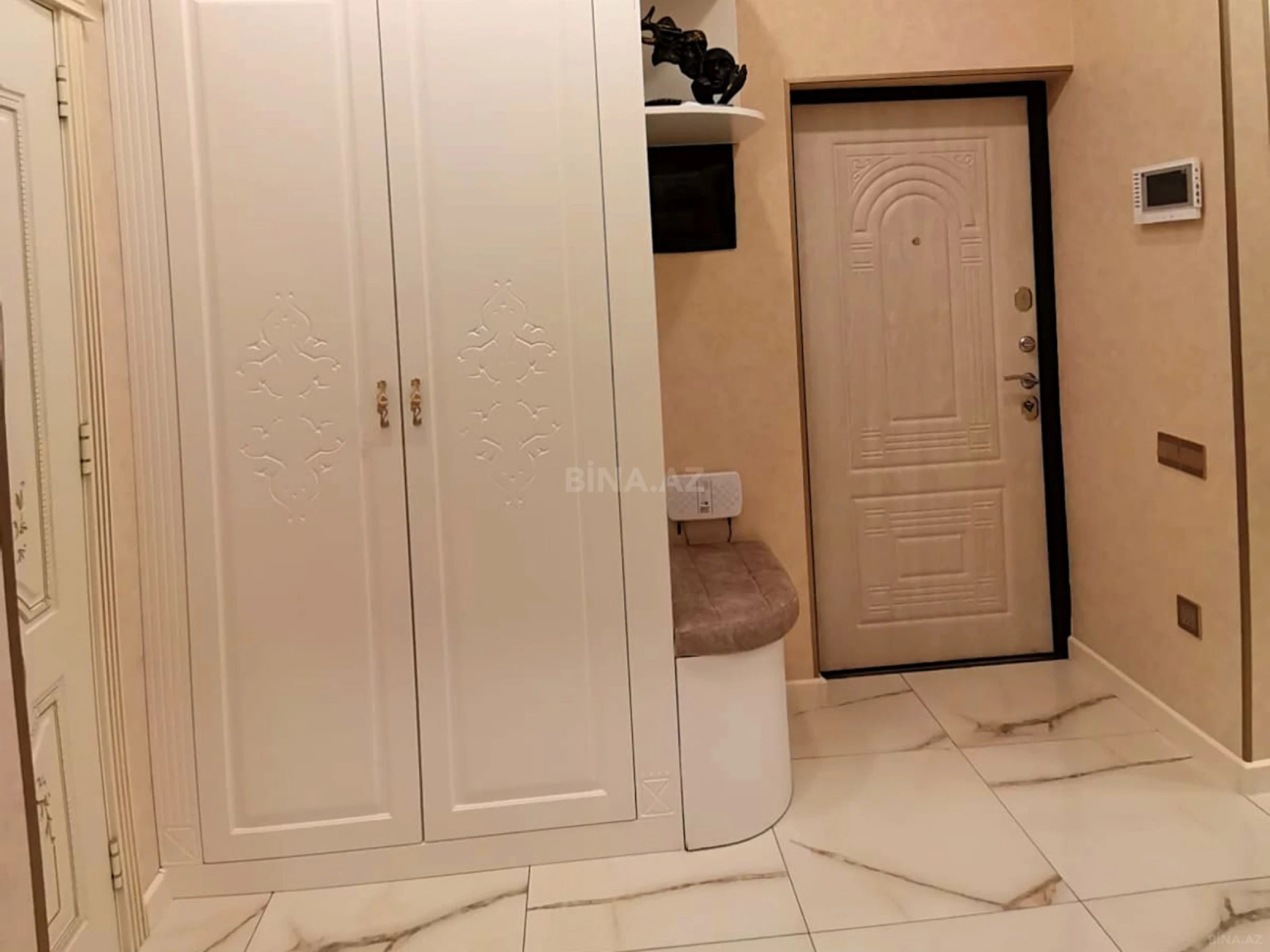 Satılır 4 otaqlı mənzil 89 m²