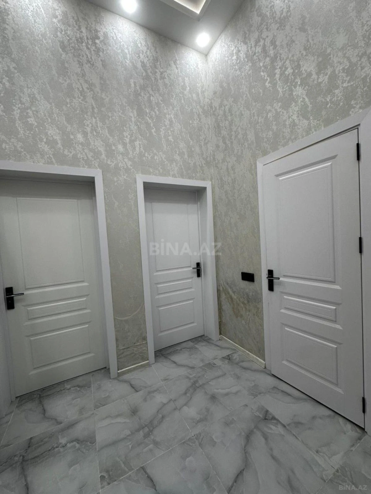 Satılır 2 otaqlı mənzil 52 m²