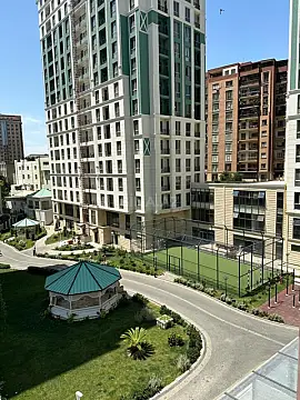 Satılır 4 otaqlı mənzil 178 m² — Bakı 4 otaq 178.00 m²