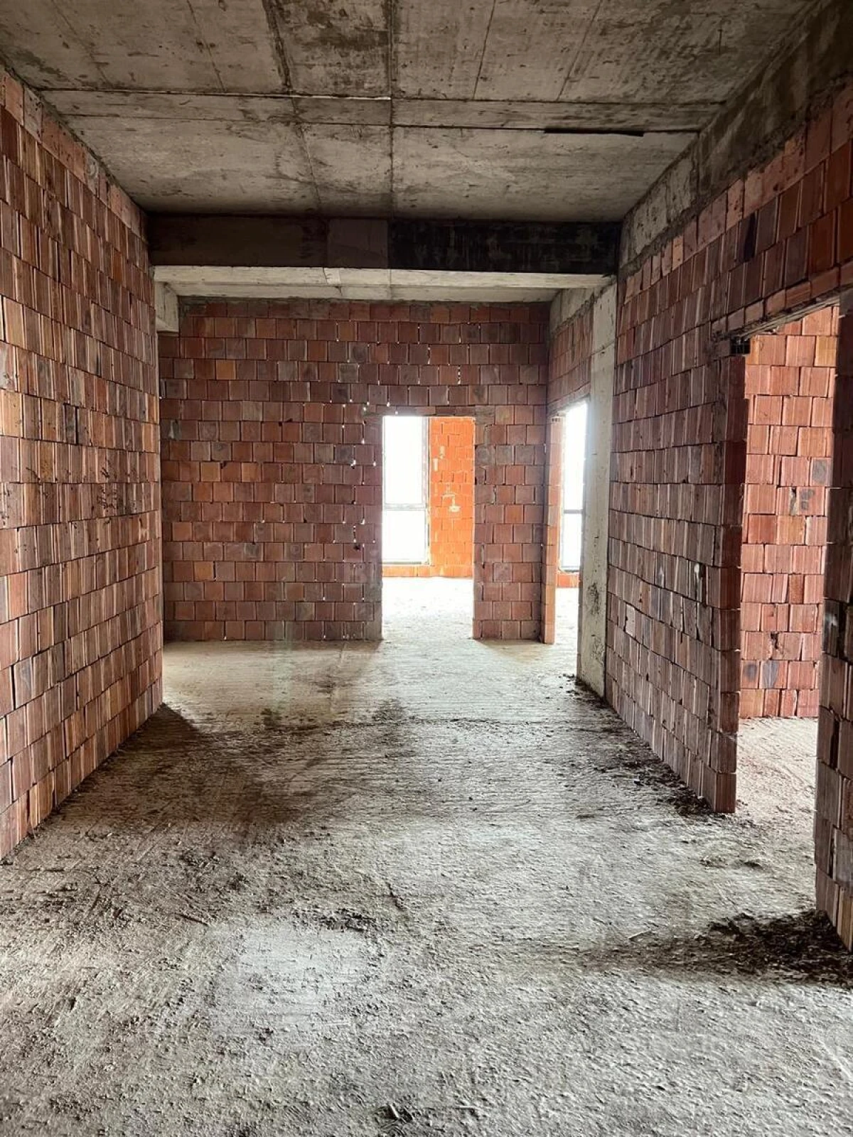 Satılır 4 otaqlı mənzil 178 m²