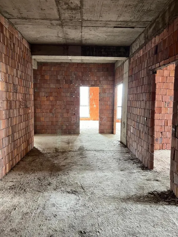 Satılır 4 otaqlı mənzil 178 m²