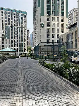Satılır 4 otaqlı mənzil 178 m²