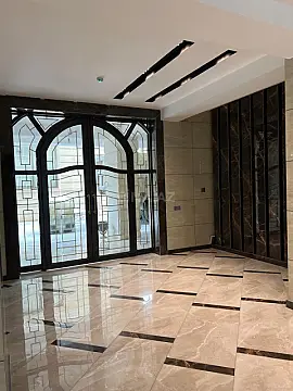 Satılır 4 otaqlı mənzil 178 m²