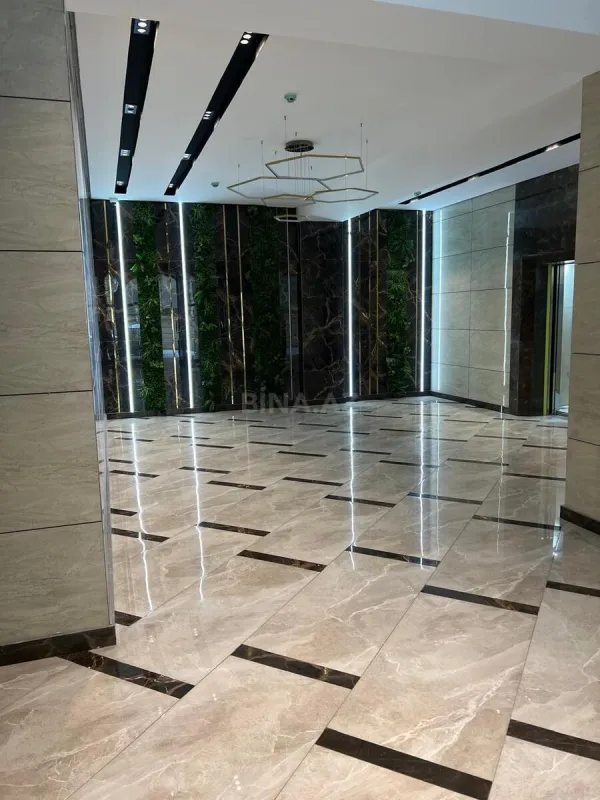 Satılır 4 otaqlı mənzil 178 m²