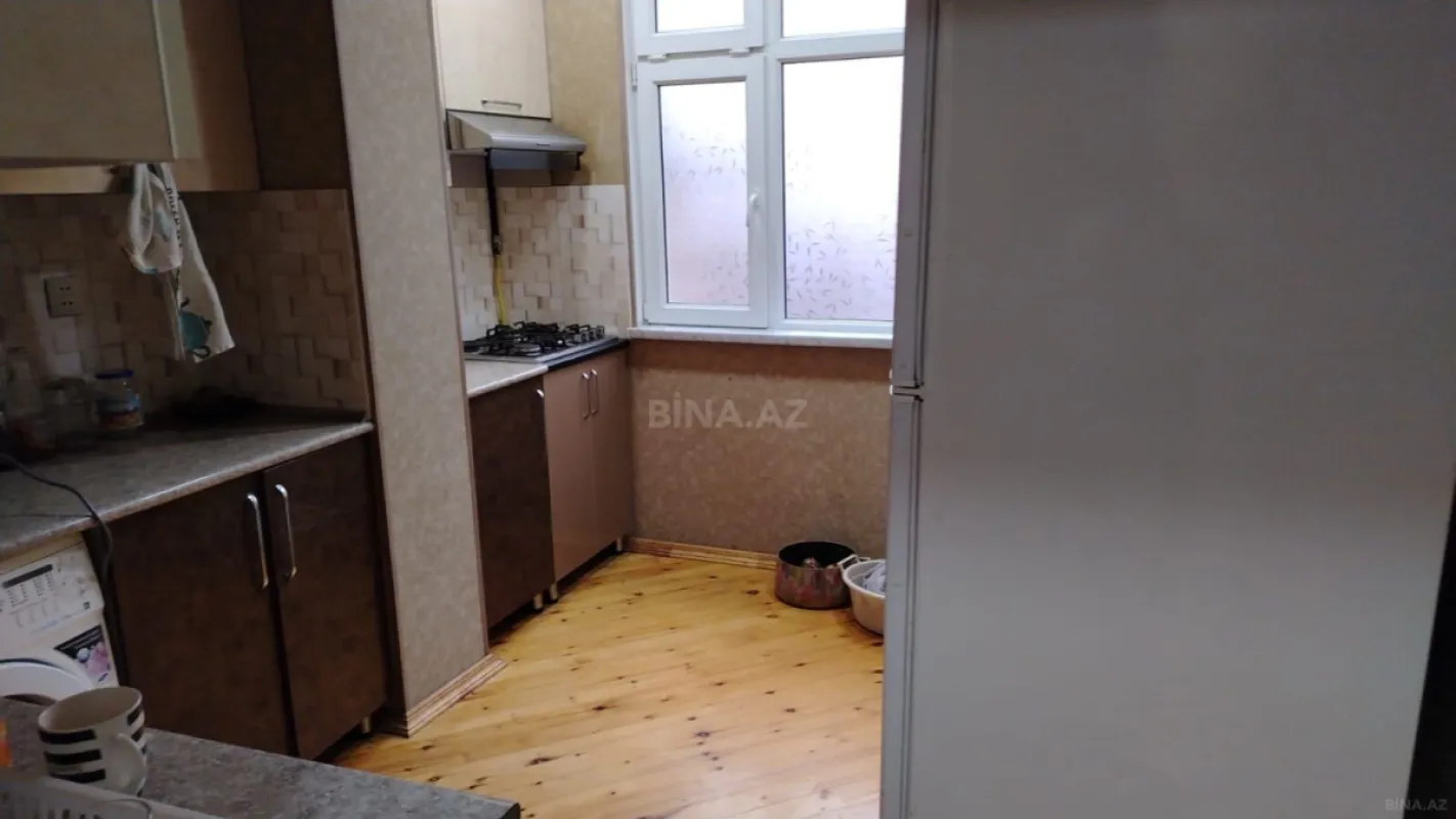 Satılır 5 otaqlı mənzil 150 m²