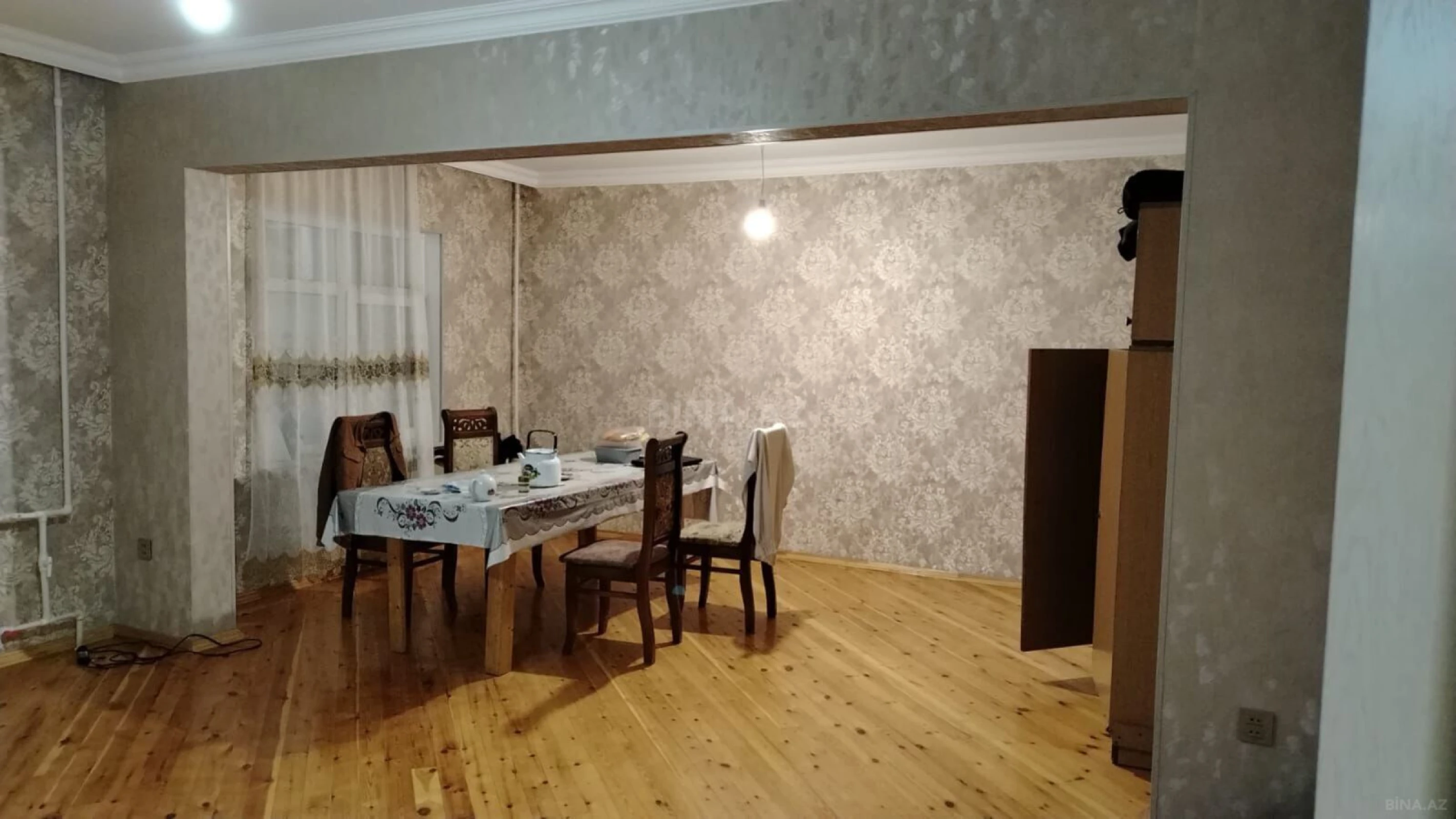 Satılır 5 otaqlı mənzil 150 m²