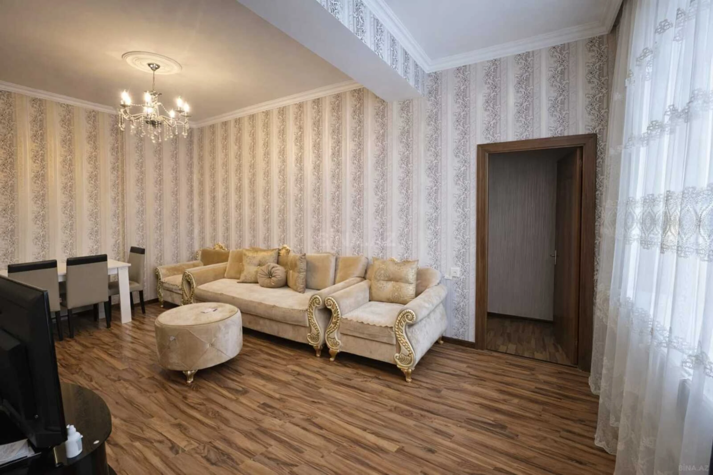 Kirayə verilir 2 otaqlı mənzil 65 m²