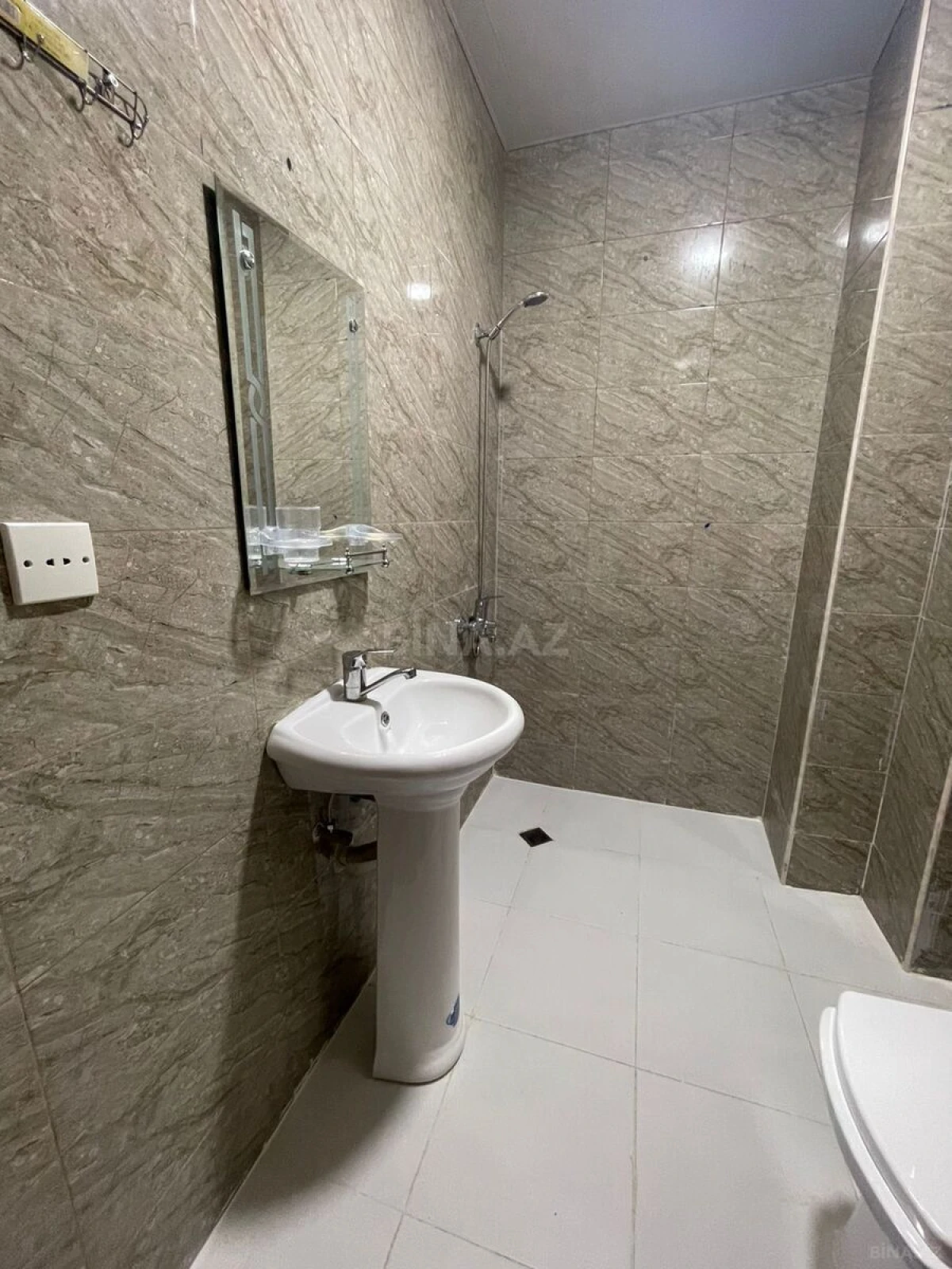 Kirayə verilir 2 otaqlı mənzil 65 m²