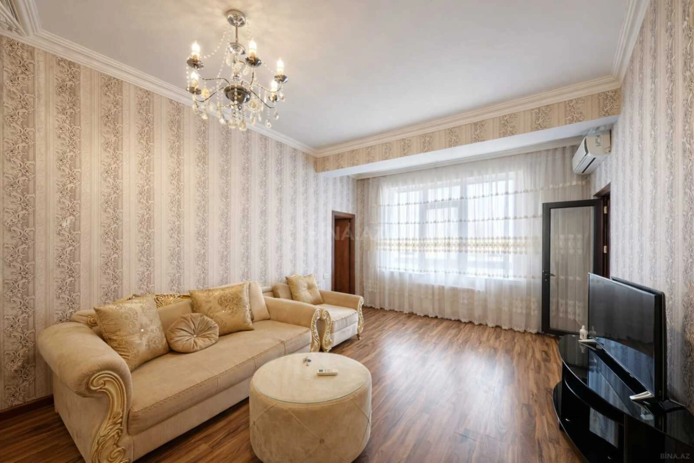 Kirayə verilir 2 otaqlı mənzil 65 m²
