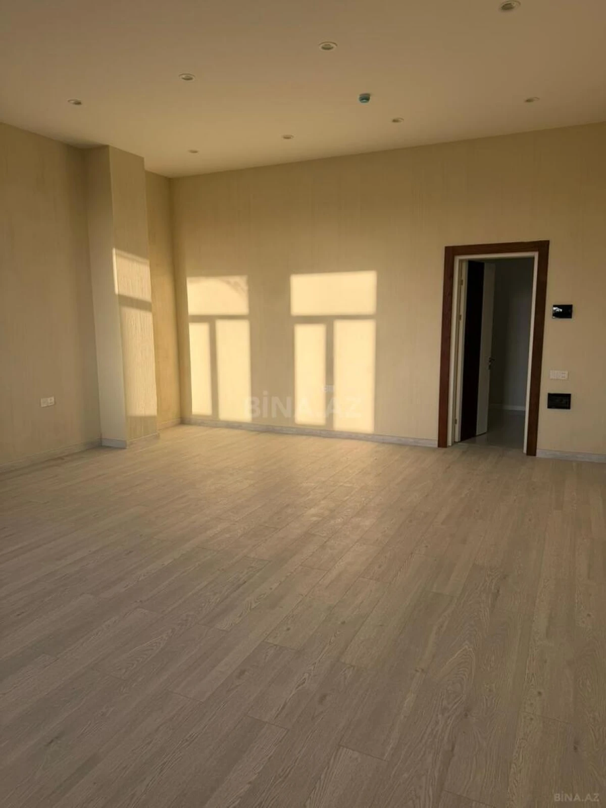 Kirayə verilir 1 otaqlı ofis 40 m²