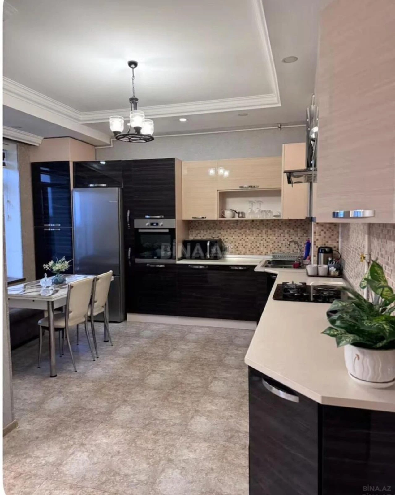 Kirayə verilir 3 otaqlı mənzil 138 m²