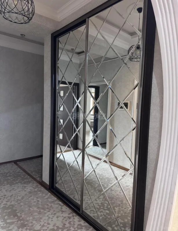 Kirayə verilir 3 otaqlı mənzil 138 m²