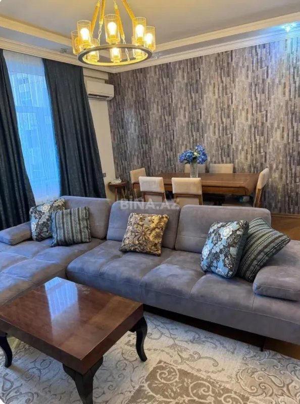 Kirayə verilir 3 otaqlı mənzil 138 m²