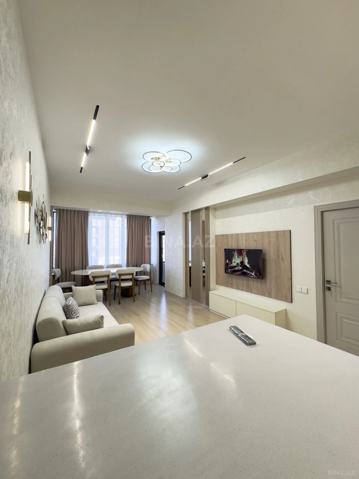 Satılır 2 otaqlı mənzil 68 m²