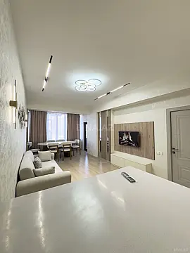 Satılır 2 otaqlı mənzil 68 m²