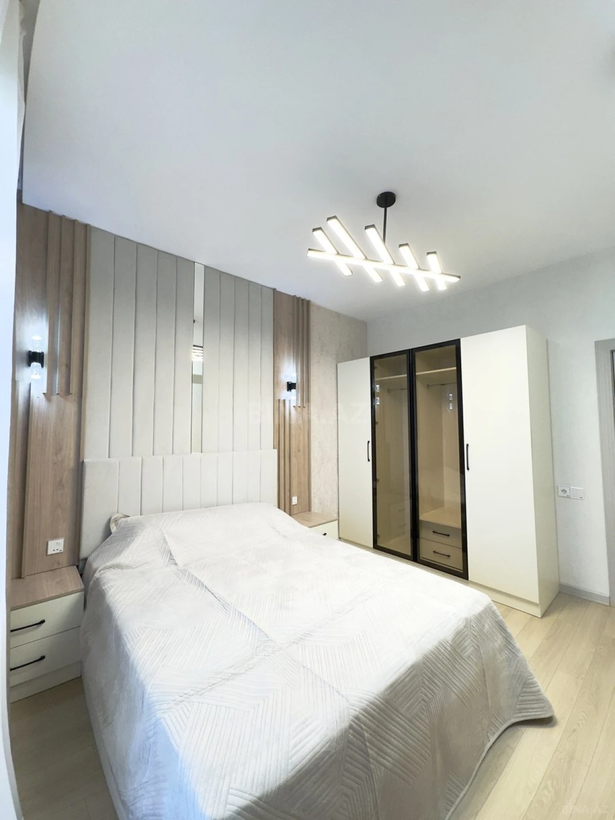 Satılır 2 otaqlı mənzil 68 m²