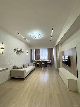 Satılır 2 otaqlı mənzil 68 m²