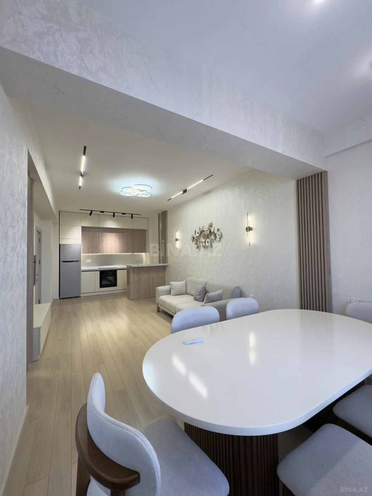 Satılır 2 otaqlı mənzil 68 m²