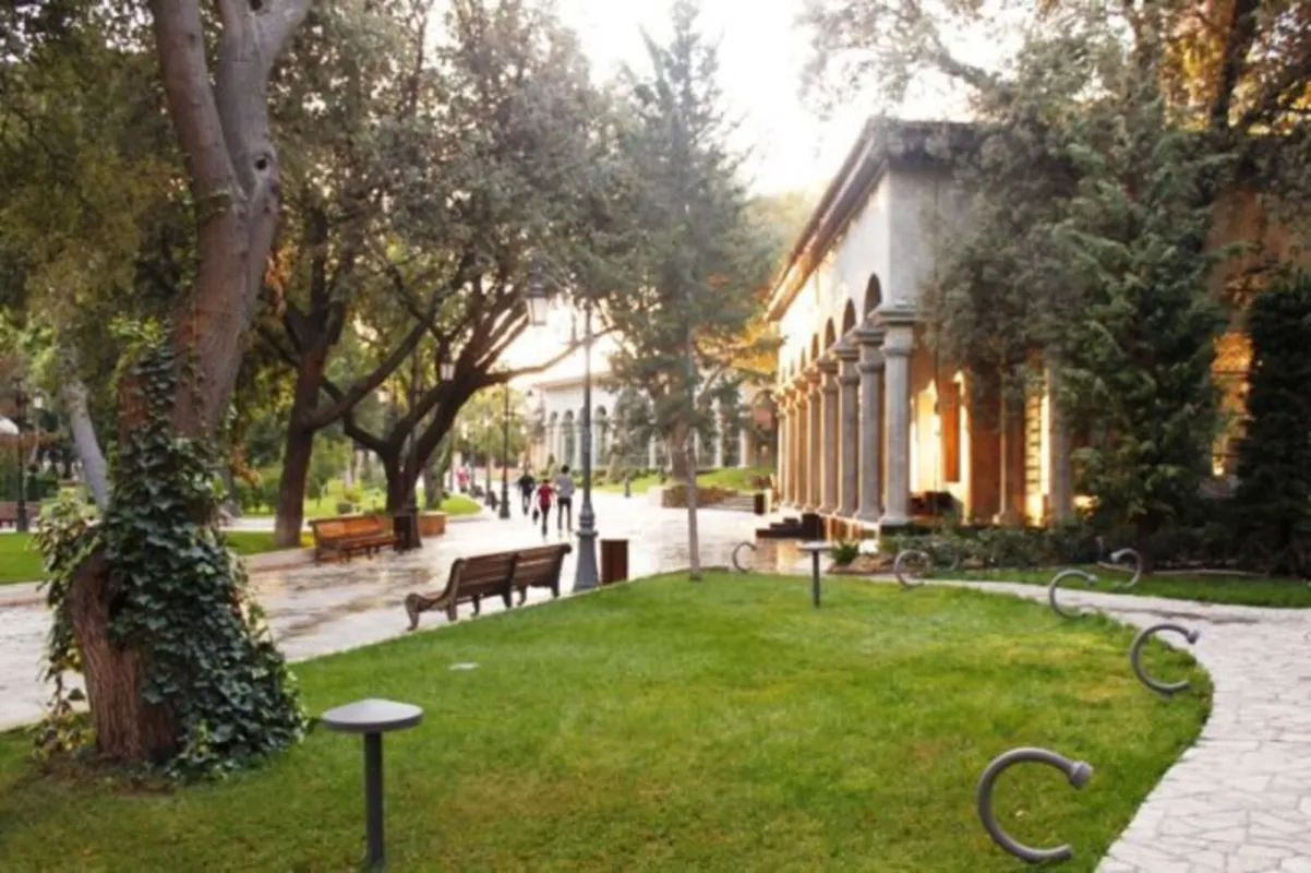 Satılır 3 otaqlı mənzil 166 m²