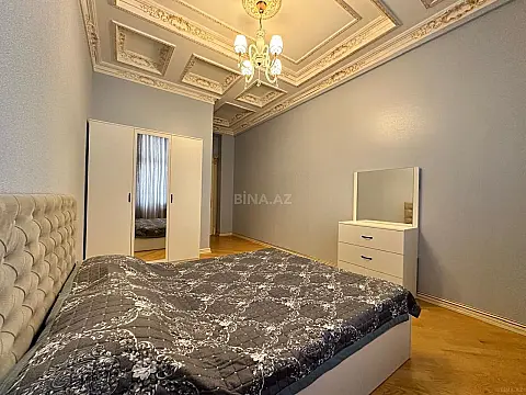 Satılır 3 otaqlı mənzil 166 m²